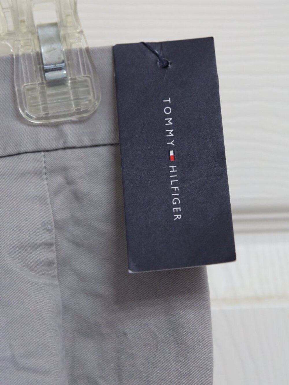 NWT Tommy Hilfiger Mens Drizzle Gray TH Flex Shorts Regular Fit Size 42W Stretch - Picture 3 of 9